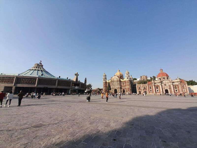 Basilica de Guadalupe: Complete Walking Tour - Visiting the Church of El Pocito
