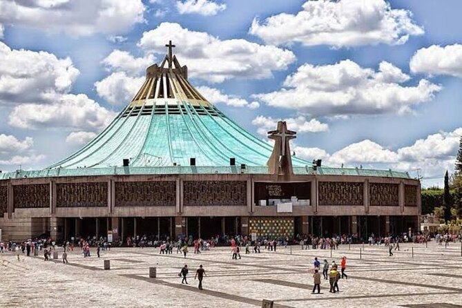 Basilica of Guadalupe with transport + tamales and atole - Discover the Basilica of Guadalupe with Private Transport and Authentic Food