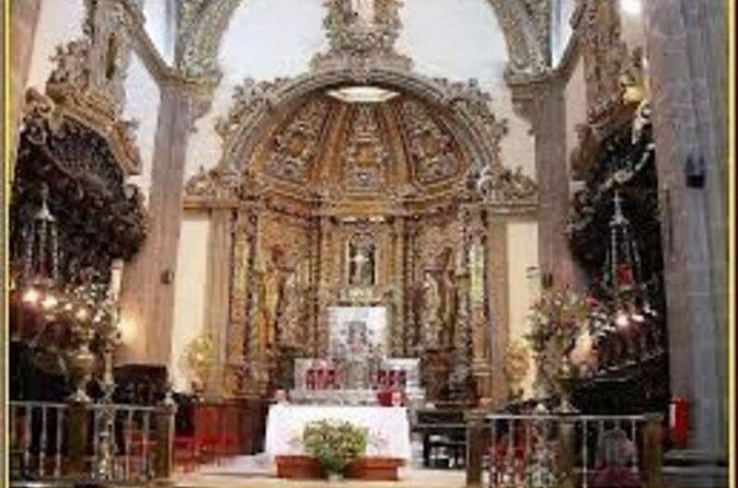 Basilica of Guadalupe with transport + tamales and atole - Climbing Cerro del Tepeyac for Panoramic Views