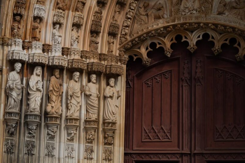 Batalha: A Local's Guided Tour of the Batalha Monastery - Key Points