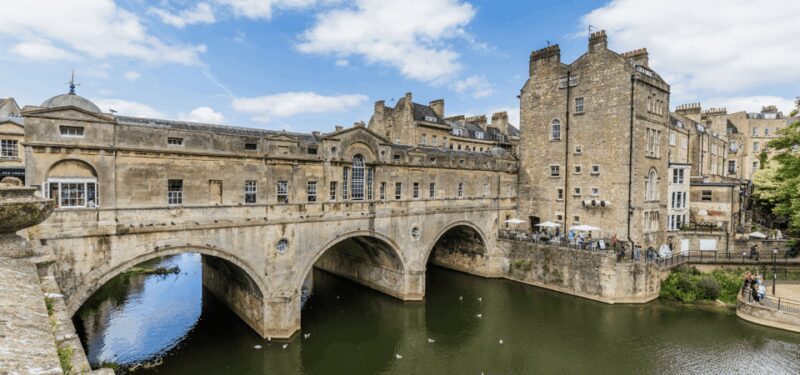 Bath : 2 Hour Historic Walking Tour With An App - Walking along Pulteney Bridge and Great Pulteney Street