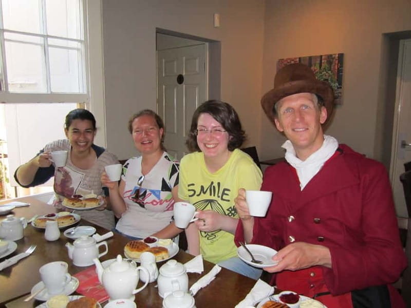 Bath: Bespoke Jane Austen-inspired Guided Tours - The Role of the Guide and Their Expertise