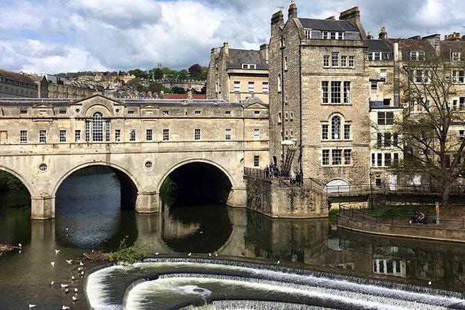 Bath Public Walking Tour including Bath Abbey - Accessibility and Group Size: Comfortable and Inclusive