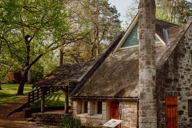 Battle at Belle Meade Civil War Tour & Complimentary Wine Tasting - Strolling Through Belle Meade’s 30+ Acres