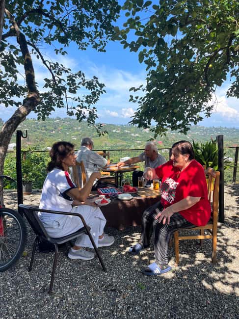 Batumi: Georgian Supra Experience with Locals & Lunch - Key Points