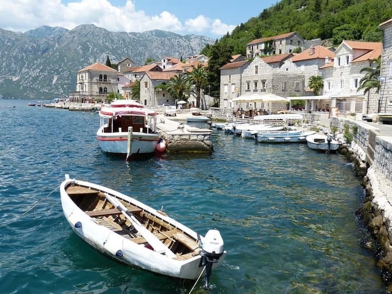 Bay of Kotor: 2.5-Hour Kayak Tour - Relaxing on Beaches and Enjoying the Waters