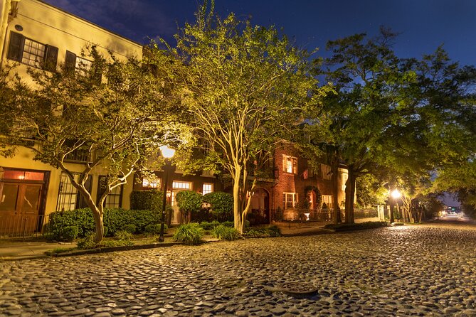 Bay Street Bastards Pub Crawl Shared Tour in Charleston - Key Points