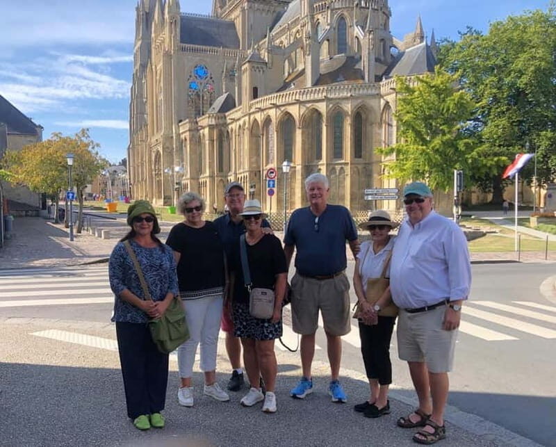 Bayeux: 9.30 DAILY 2-HOUR WALKING GROUP CITY TOUR IN ENGLISH - The Guide’s Knowledge and Storytelling Style