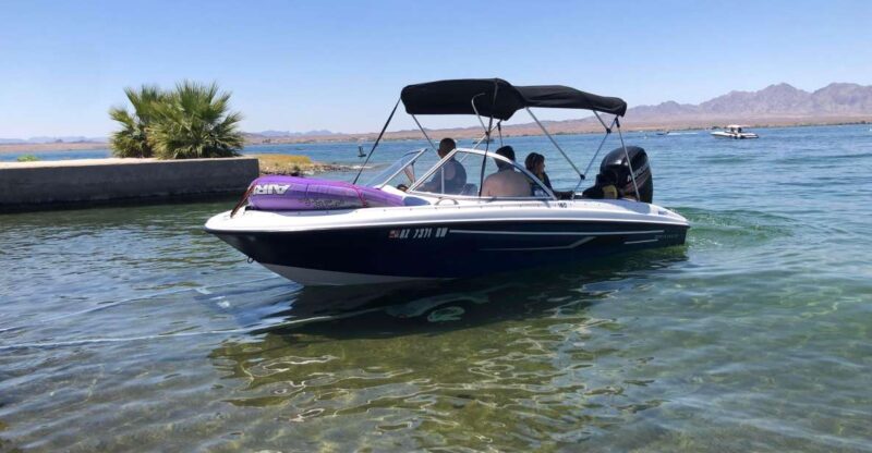Bayliner Ski Boat - Relaxing at the Sandbar for a Water Break