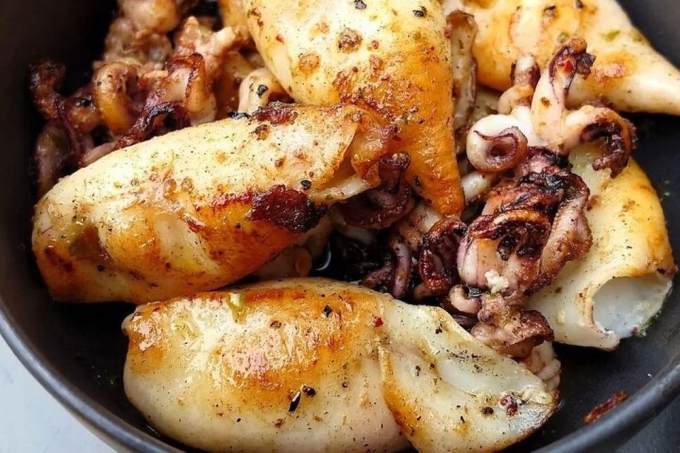 Bayonne: Guided Food Walking Tour (with Food and Drinks) - Visiting the Historic Cathedral and Cloister