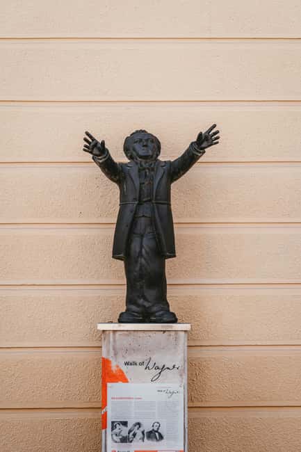 Bayreuth: Signature Culture & Gastronomy Walking Tour - Navigating Bayreuth’s Historic Streets and Landmarks