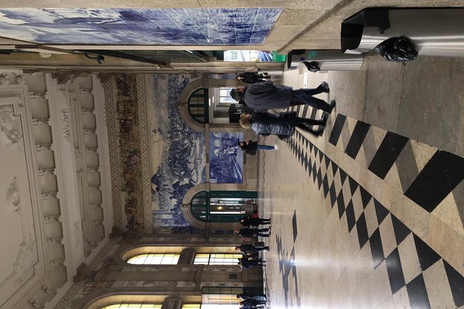 Be a local in Porto - One day private tour from Lisbon - Visiting the Porto Tower and Livraria Lello