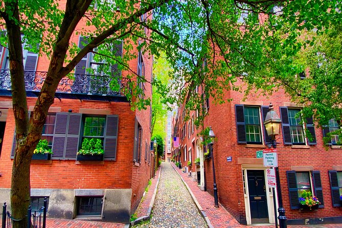 Beacon Hill + Back Bay History + Photo Walking Tour(SMALL Group) - The Opulence of Louisburg Square