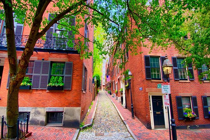 Beacon Hill Boston History + Photo Walking Tour (SMALL Group) - Exploring Beacon Hill’s Architectural Heritage