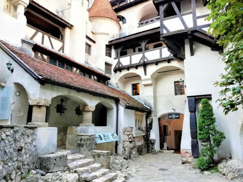 Bear Sanctuary, Dracula's Castle and Brasov | Private Tour - Exploring Brasov’s Medieval Old Town