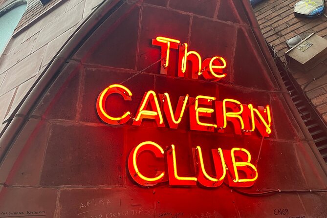 Beatles Guided Walking Tour in Liverpool - Learning About Liverpool’s Recognition at the Town Hall