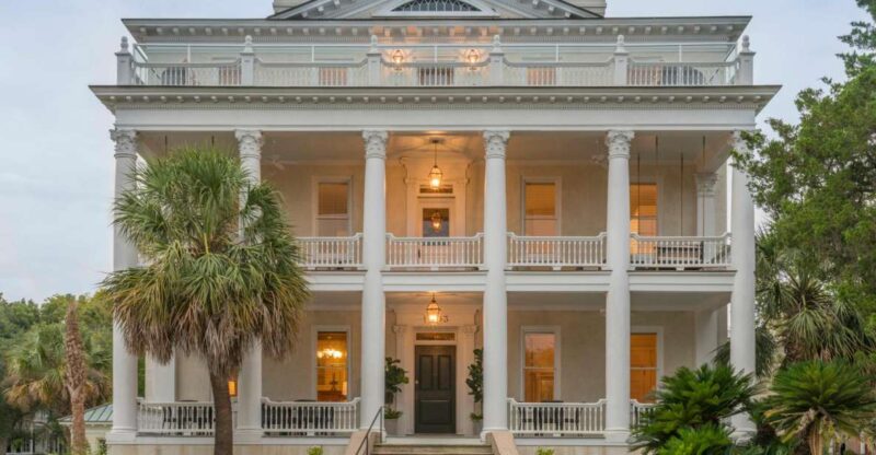 Beaufort: Pat Conroy's Beaufort Tour by Golf Cart - Conroy Center Admission and Artifacts