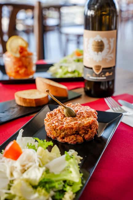Beef tartare and wine tasting in the heart of the Lavaux vineyard - Key Points