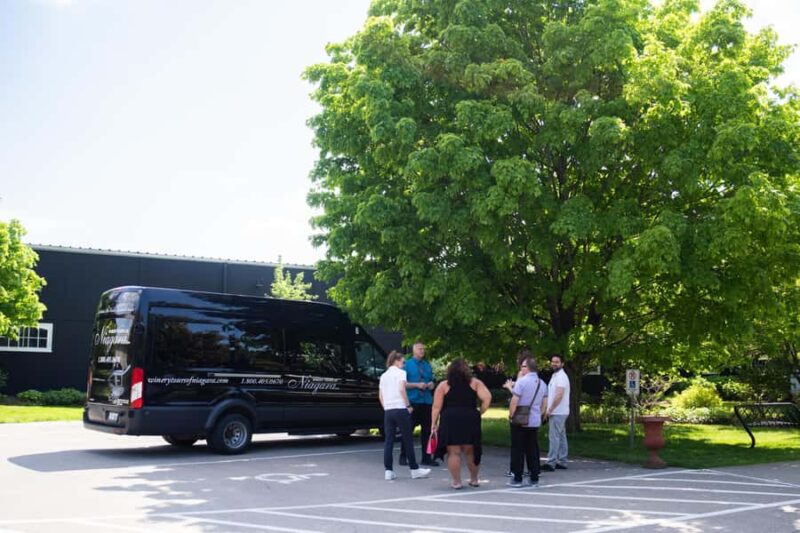 Beer and Wine Tour in Niagara-on-the-Lake - Shop at the Boutique and Craft Brewery