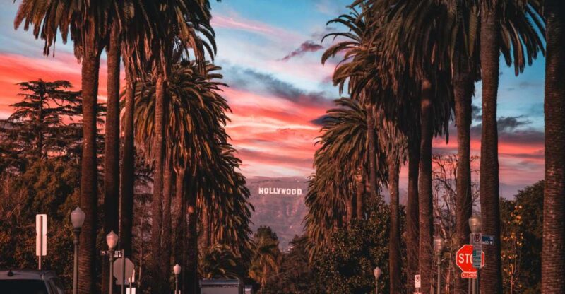 Behind the Stars: Hollywood Unveiled - Audio Driving Tour - Using the Wayfarer App: Tech-Forward and User-Friendly