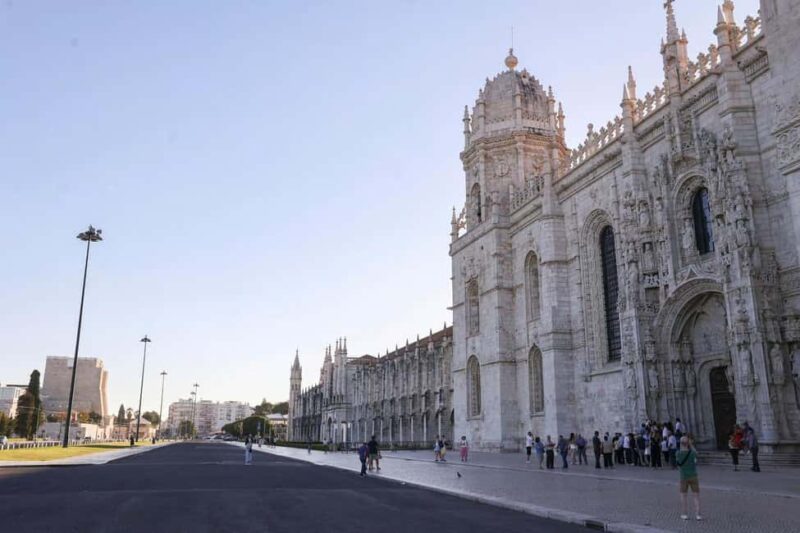 Belém Walking Tour & Sunset Boat Cruise - The Significance of Belém Tower