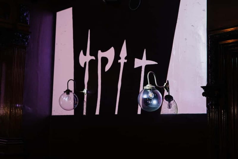 Belfast: An Alternative History of Belfast Through Drinks! - Tasting Local Beverages with Expert Guidance