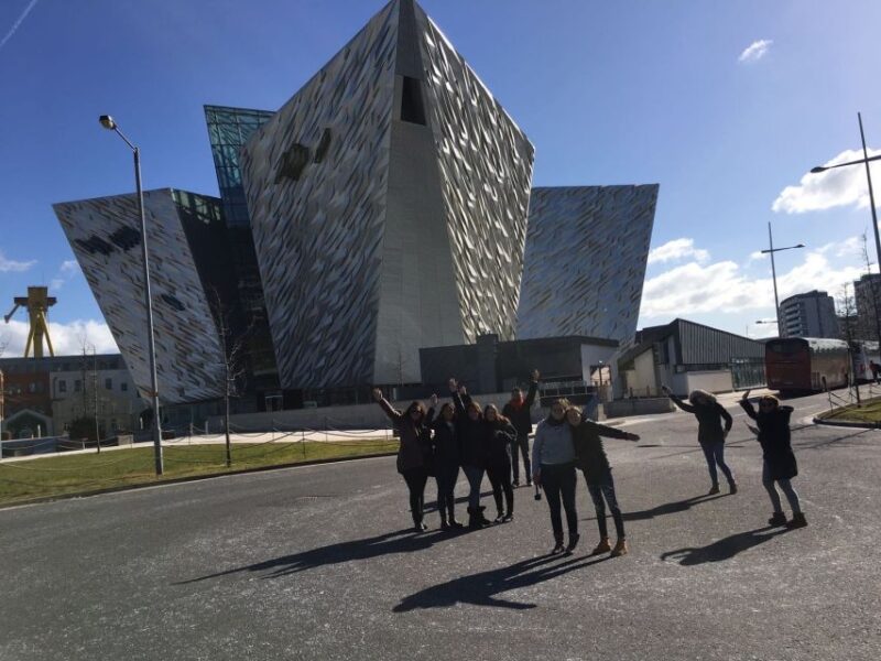 Belfast and Giant's Causeway in Italian or Spanish - Belfast and Giants Causeway in Italian or Spanish: An in-depth tour of Northern Irelands highlights for $90