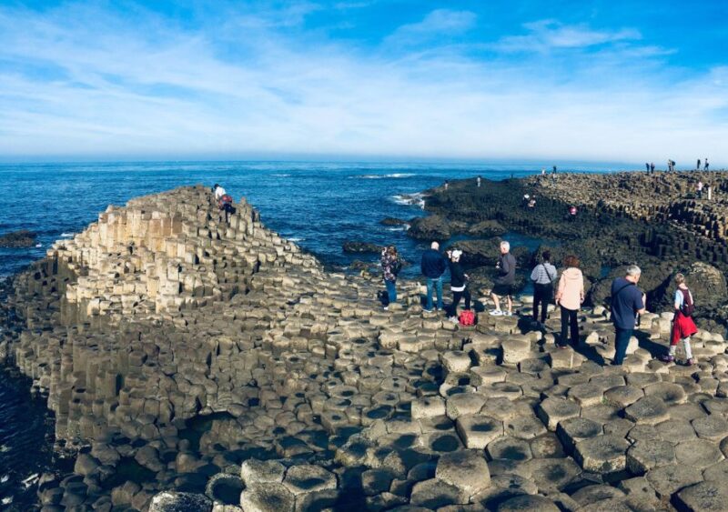 Belfast and Giant's Causeway in Italian or Spanish - Key Points