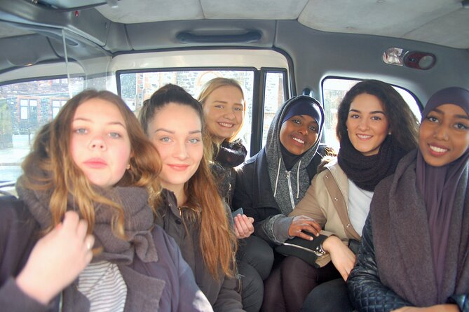 Belfast Black Cab Taxi 2Hr private tour with original guides - Falls Road Library and Irish History