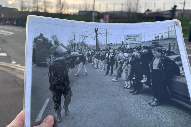 Belfast Black Taxi Tour of Murals and Peace Walls 2 hours - Why Choose This Belfast Murals and Peace Walls Tour?