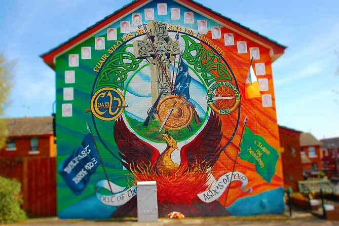 Belfast Express Taxi Tour Irish History Murals, Peacewalls 1 hour - Exploring the Significance of Divis and Its Murals