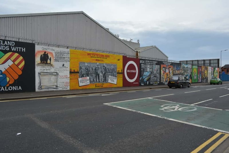 Belfast: Famous Murals Private Tour - Comfort and Accessibility in Transportation