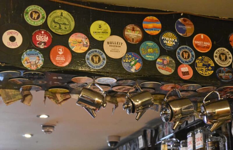 Belfast: Food Tour with 10+ Tastings of Bread, Beer, Seafood - Exploring Historic Pubs and Local Drinks