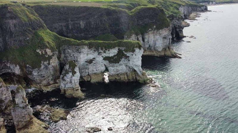 Belfast : Giants Causeway 8 hour private day tour - Carrick-a-Rede Rope Bridge: Adventurous Crossing Option