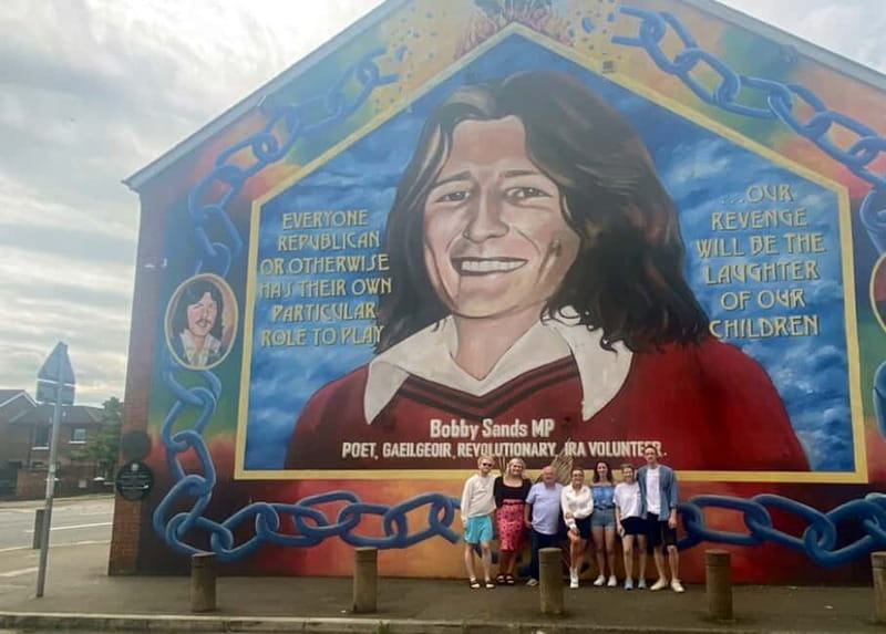 Belfast: Murals Taxi Tour - Visiting Divis Tower and Its Significance