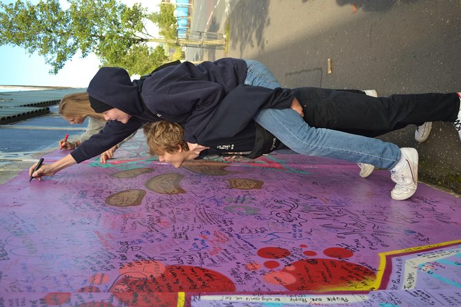 Belfast original taxi drivers 2hr of The history of terror tour - Practical Details: Logistics and Inclusions