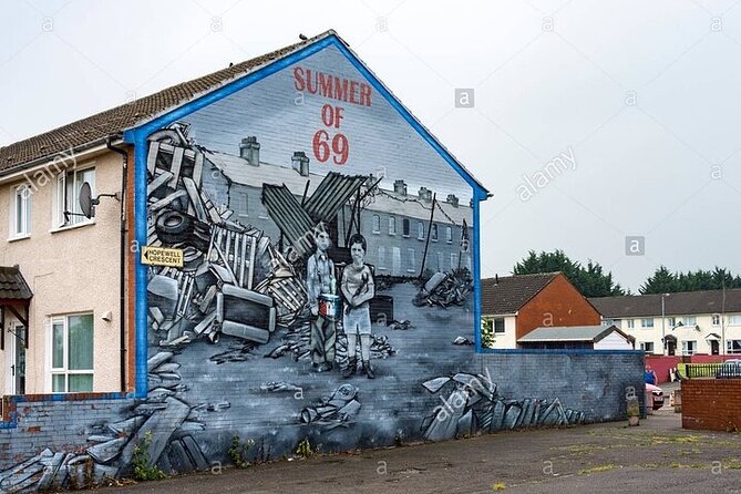 Belfast Political & Murals Tour - Visiting the Peace Wall: A Living Symbol