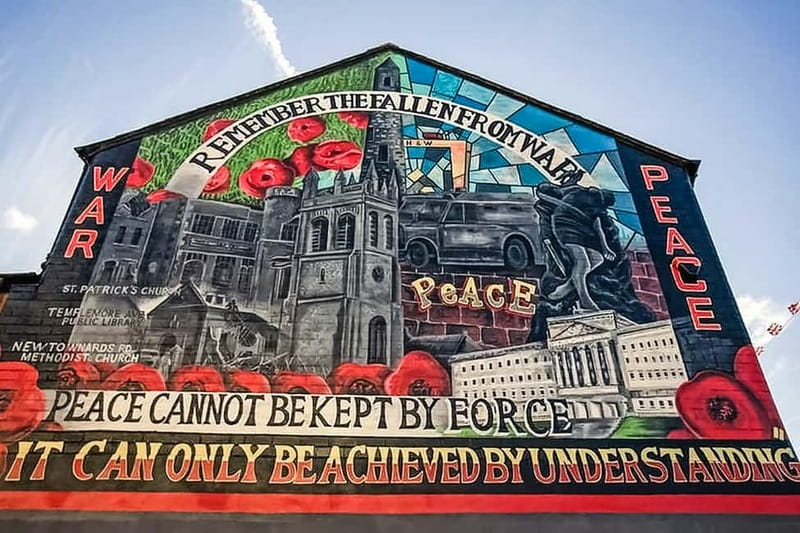 Belfast: Political Taxi Tour - The Peace Walls and Community Separation