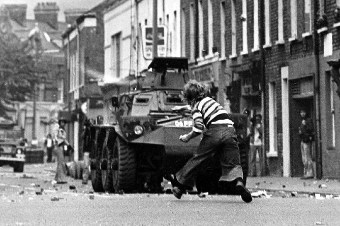 Belfast Political Tour-Conflicting Stories Walking Tour - Emotional Impact and Controversial Topics