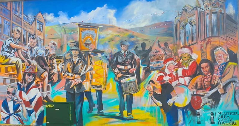 Belfast: Private Black Taxi Cab Political Murals Tour - Walking through Loyalist Belfast and the Peace Wall