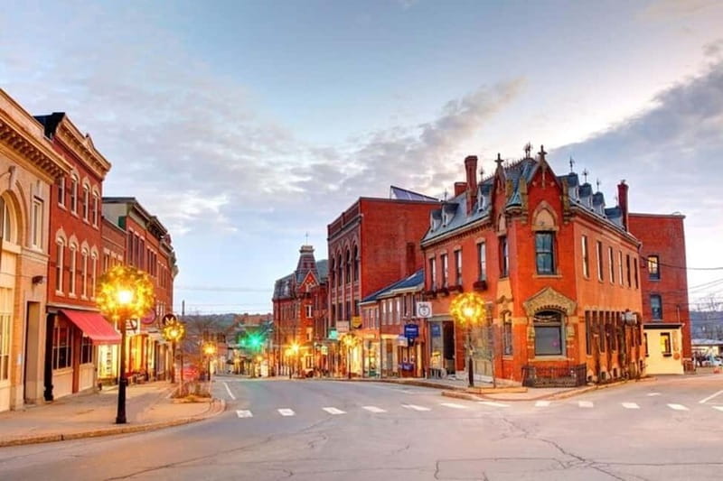 Belfast : Sightseeing Private Custom Tour with a Local Guide - Who Will Most Enjoy This Belfast Tour?