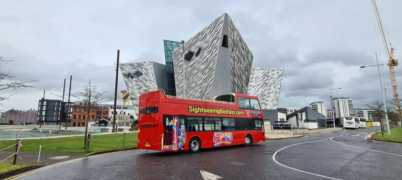 Belfast: Sightseeing Tour HOP ON HOP OFF from the City Hall - Key Points