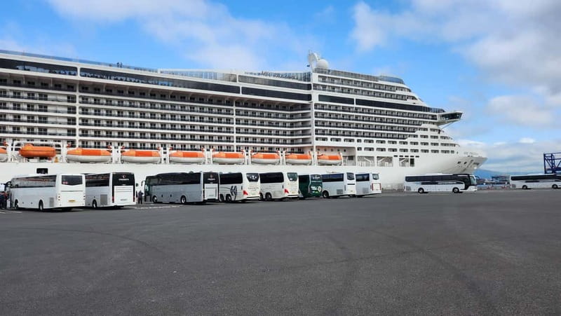 Belfast: Sightseeing Tour HOP ON HOP OFF from the City Hall - Visiting the Titanic Experience and Maritime Landmarks