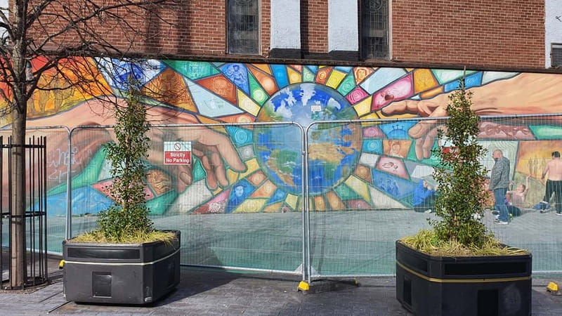 Belfast Troubles : Murals, Street Art, and Peace Wall Tour - The Role of Peace Walls in Belfast’s Modern Landscape