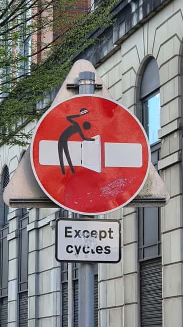 Belfast Troubles : Murals, Street Art, and Peace Wall Tour - Logistics: Meeting Point and Group Size