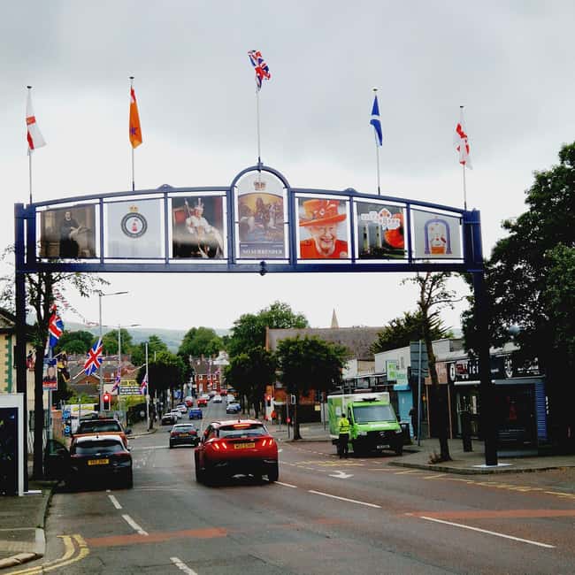 Belfasts Troubles Walking Tour - The Significance of Murals and Memorials