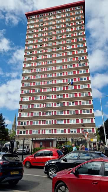 Belfasts Troubles Walking Tour - Tracing the Roots of the Conflict