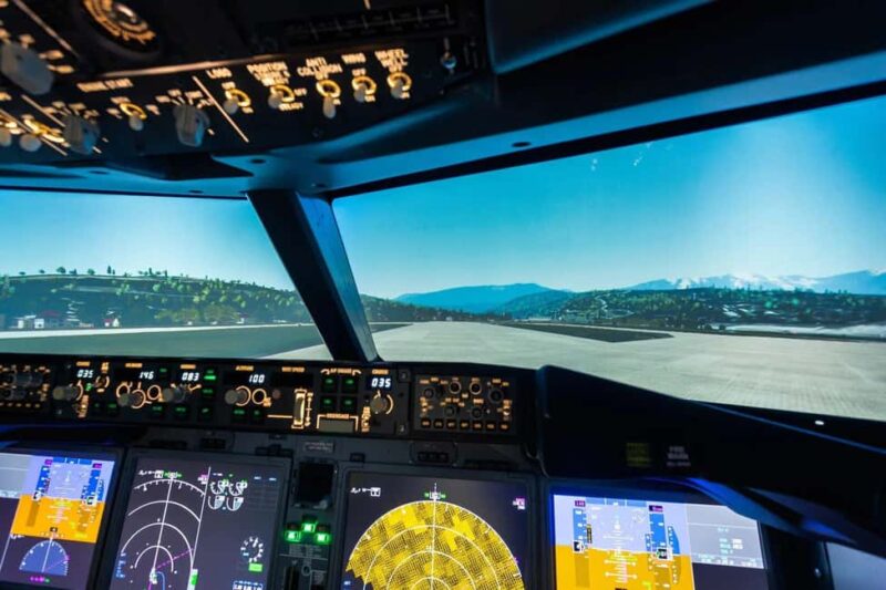 Belgrade: Boeing 737 Flight Simulator & Plane Spotting - Key Points