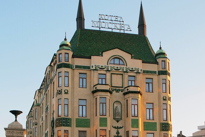 Belgrade Layover Private tour + E-Scooter Sighteeing - Exploring Republic Square and the National Theater