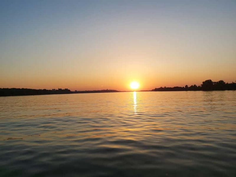 Belgrade: Sunset Sightseeing Cruise with Drinks - Drinks and Refreshments Onboard